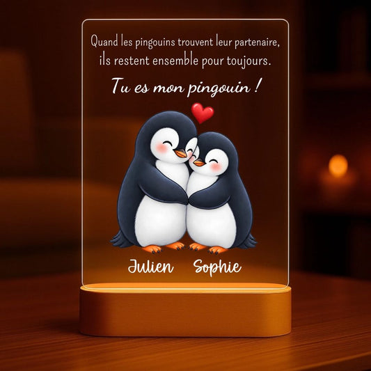 Quand les pingouins trouvent leur partenaire – Veilleuse personnalisée avec socle LED en bois (14x20)